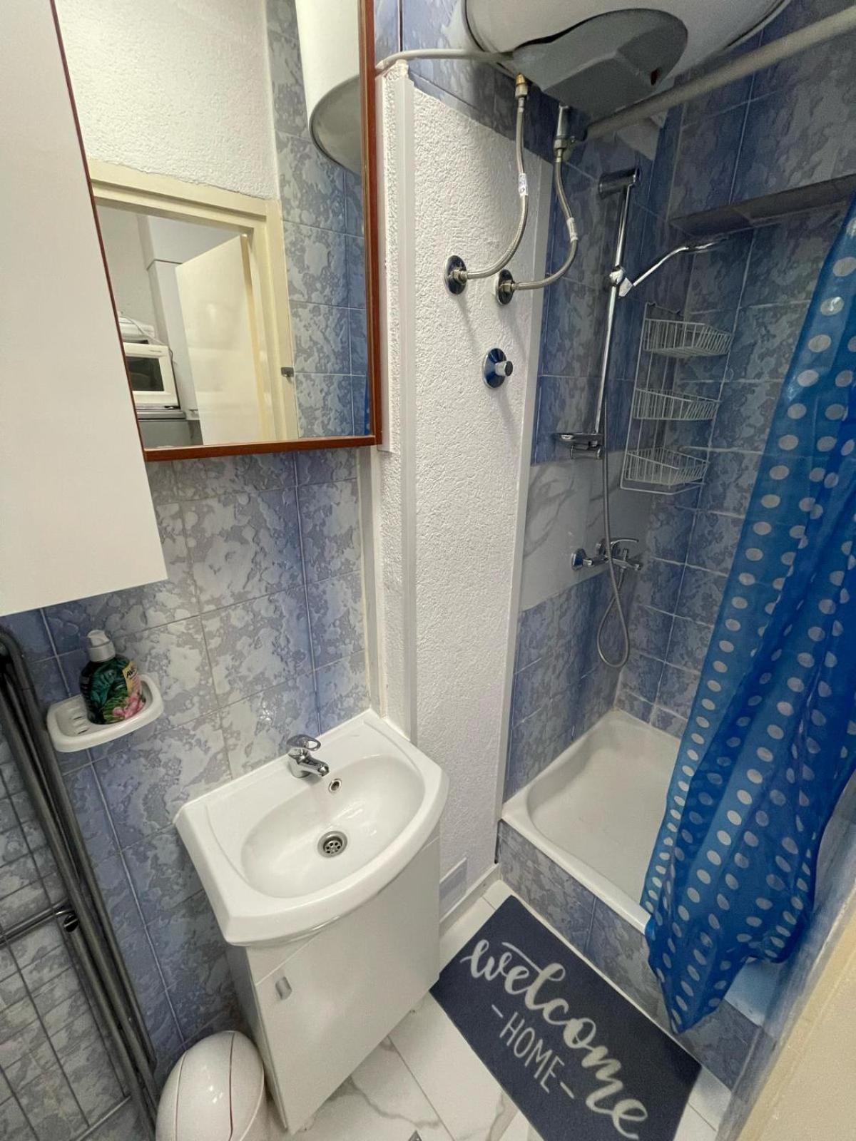 Morska Postelja - Sea Bed Apartment Omis Bagian luar foto
