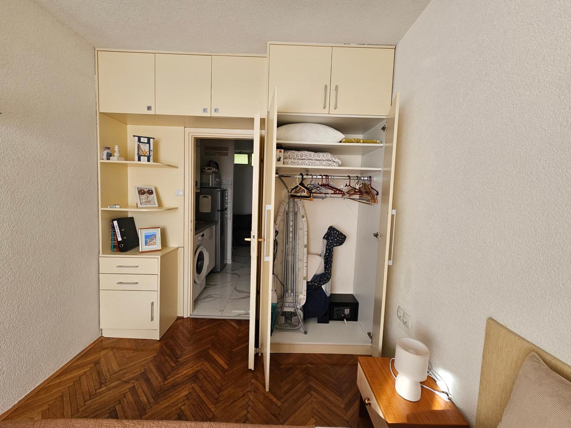 Morska Postelja - Sea Bed Apartment Omis Bagian luar foto