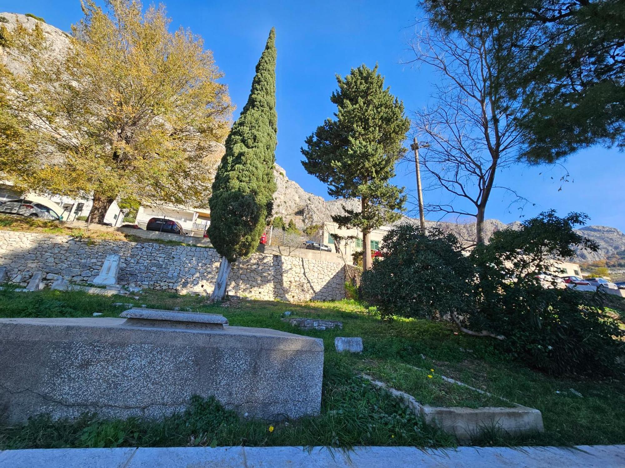 Morska Postelja - Sea Bed Apartment Omis Bagian luar foto