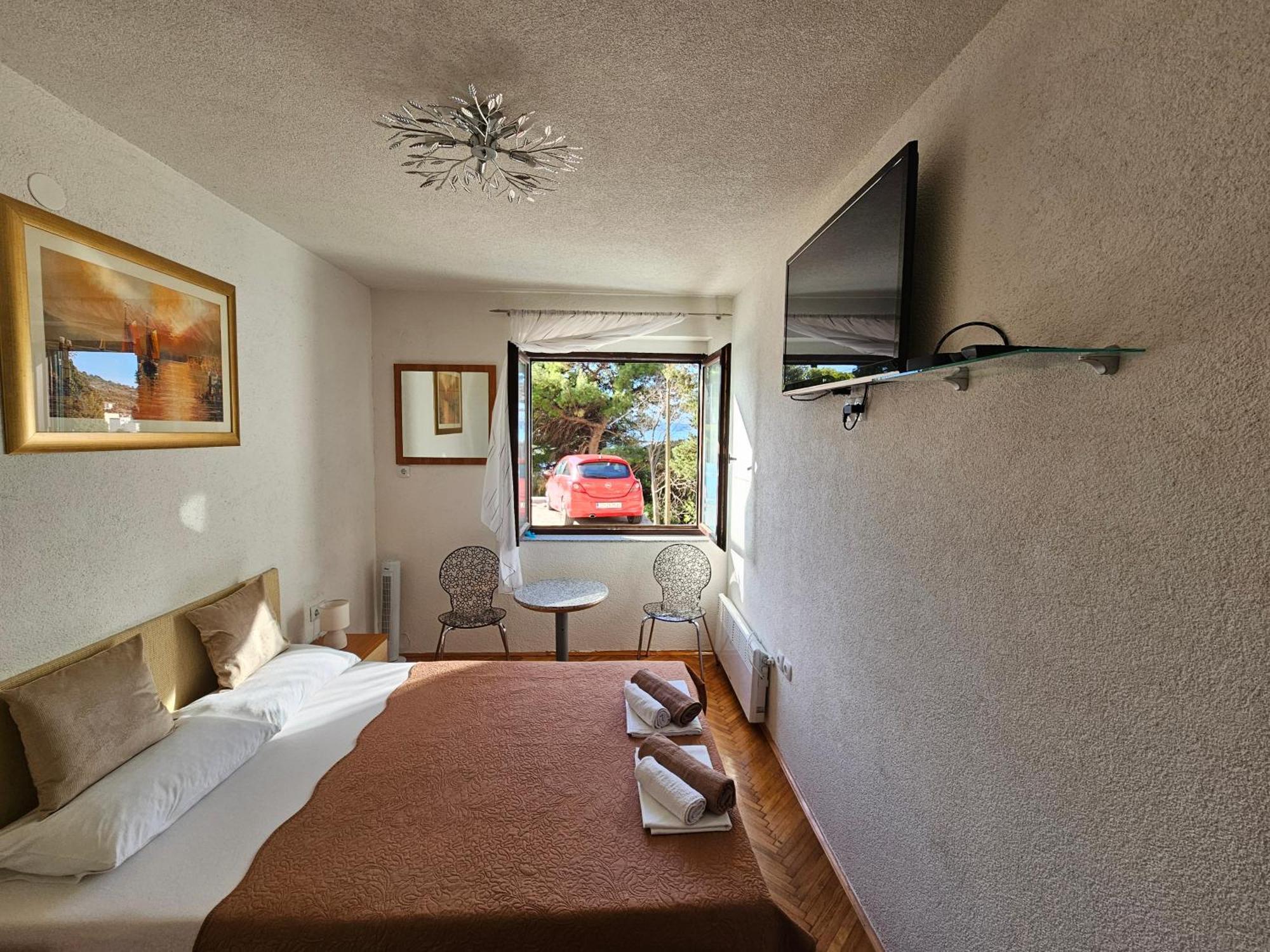 Morska Postelja - Sea Bed Apartment Omis Bagian luar foto