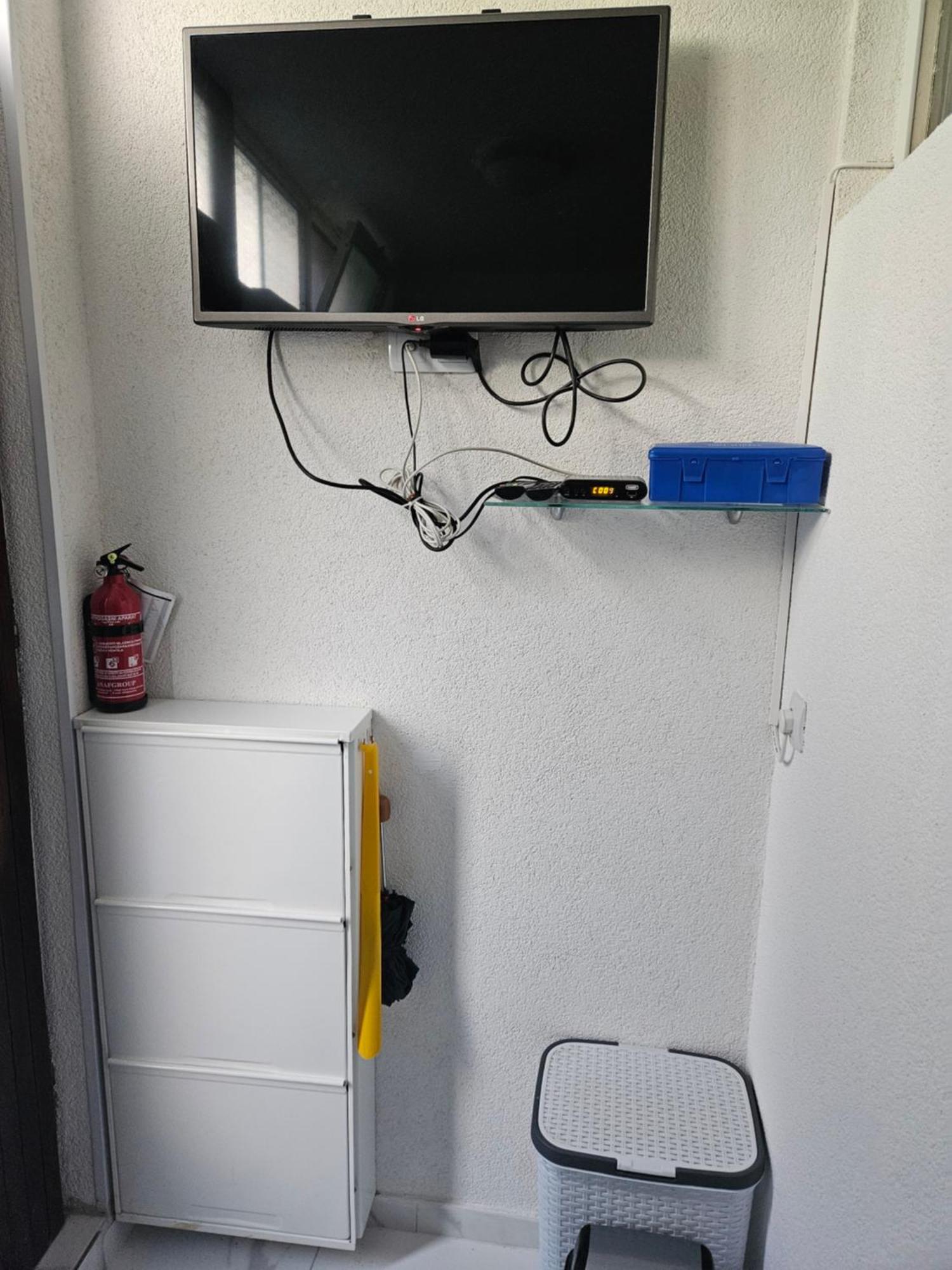 Morska Postelja - Sea Bed Apartment Omis Bagian luar foto