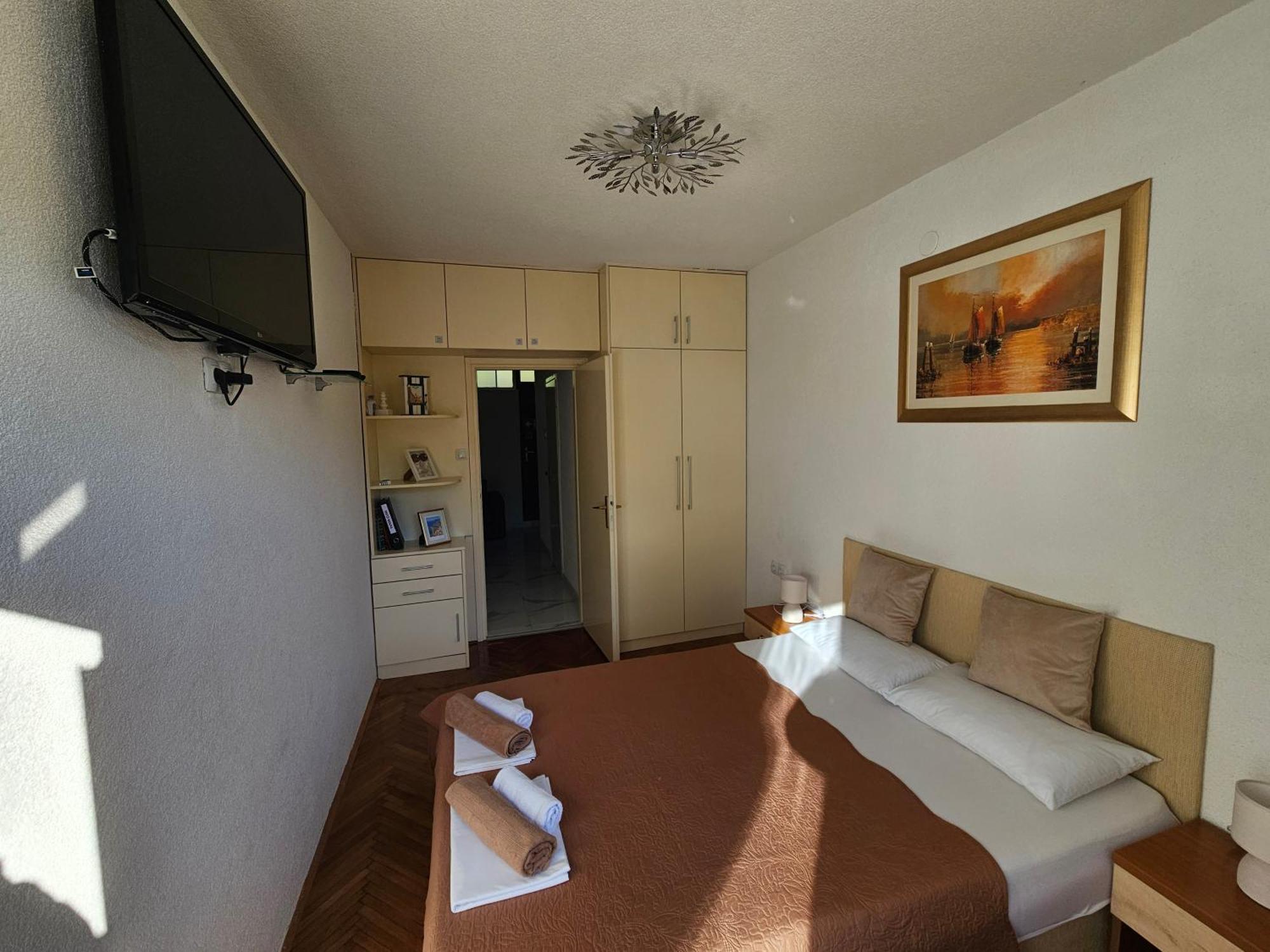 Morska Postelja - Sea Bed Apartment Omis Bagian luar foto